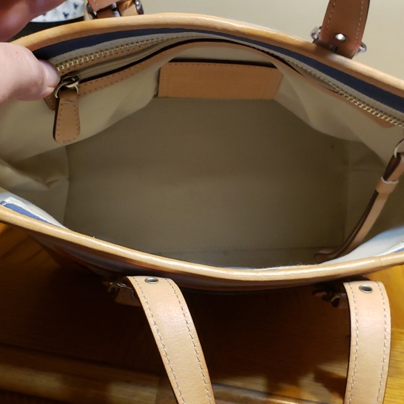 Coach Hamptons Small Striped Tote #7744 (Red, White & Blue) w/Matching Wristlet - Picture 12 of 12